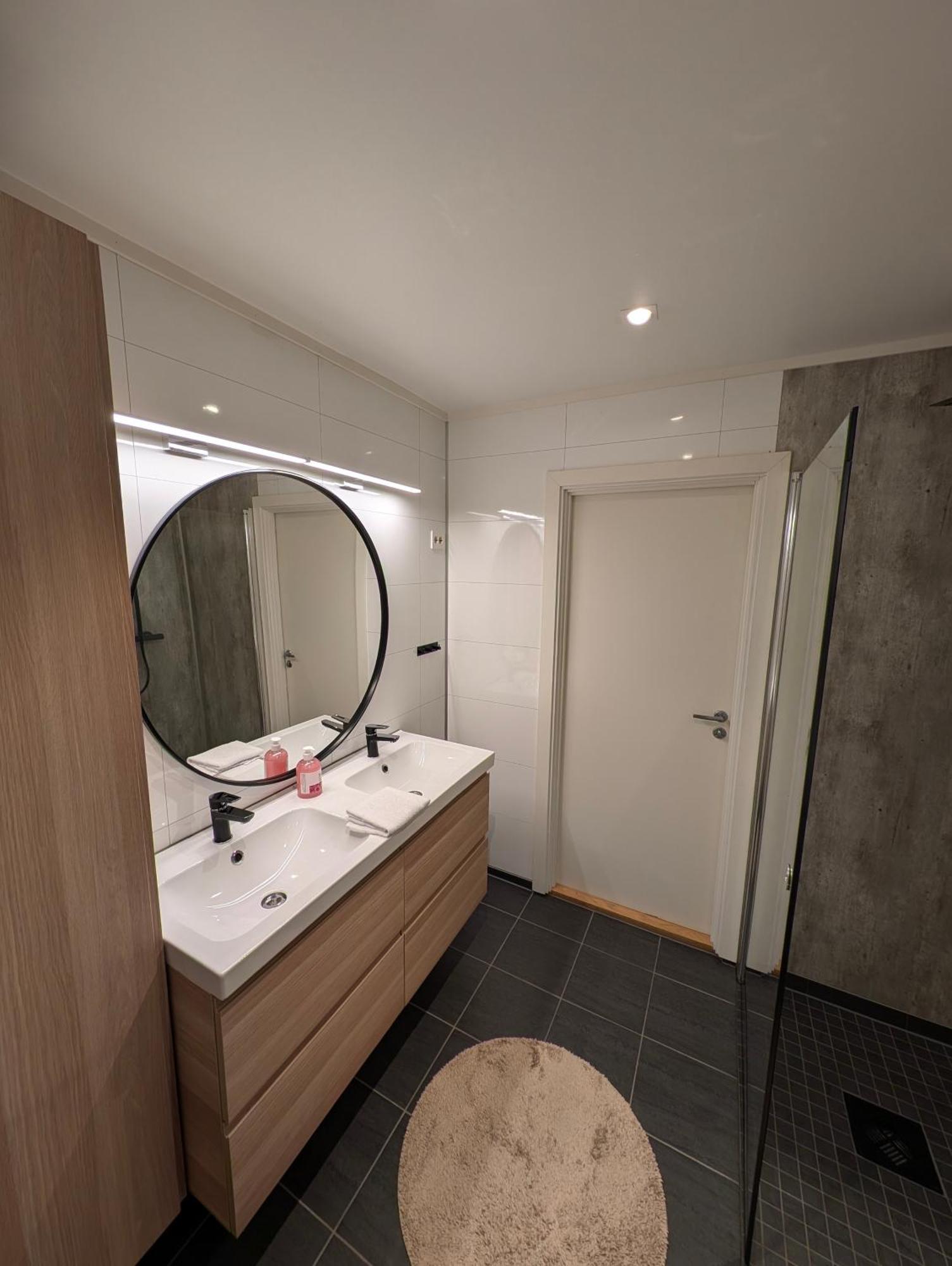 Reine City Apartment Kamer foto